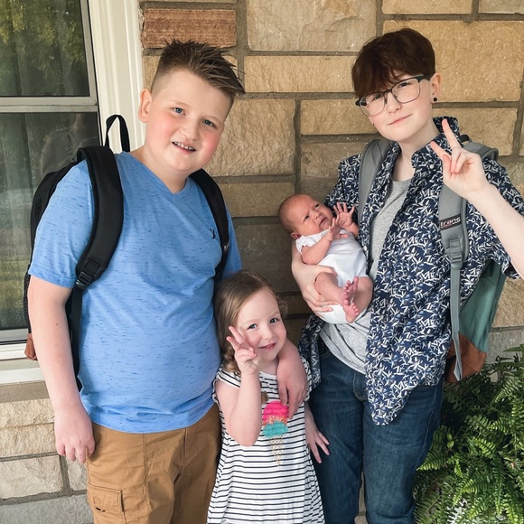 Meet your Posher, Michaela - Picture 2 of 8